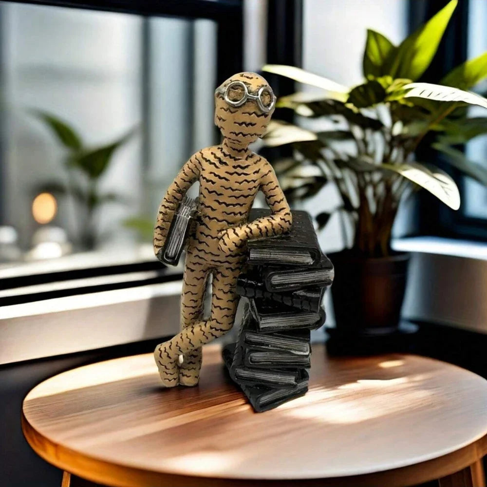Minimalist Reader Statue