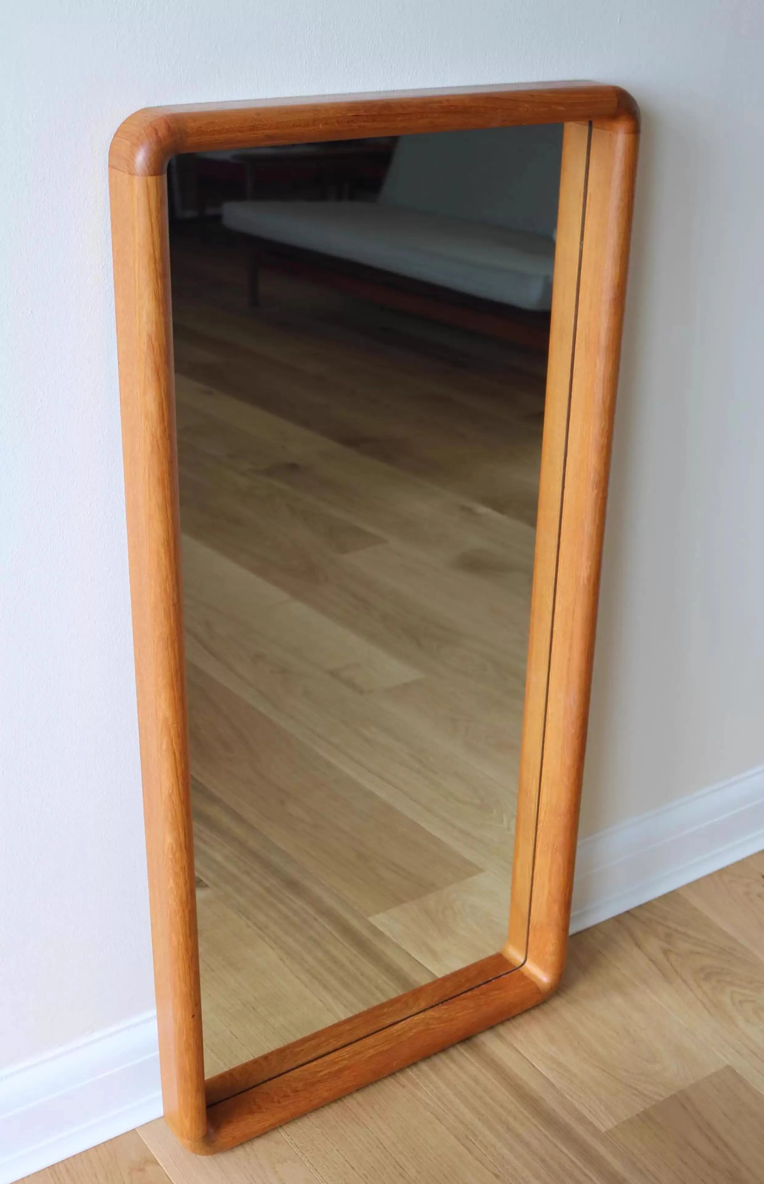 Round Full-Length Wall Mirror