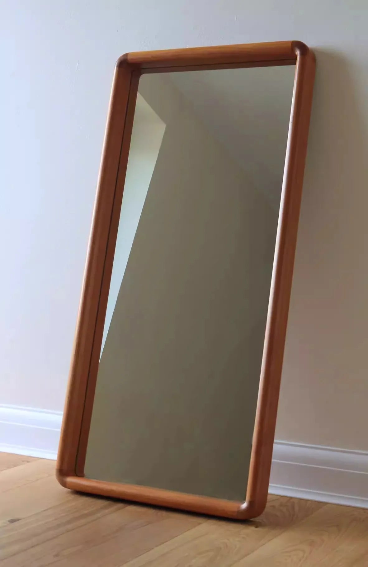 Round Full-Length Wall Mirror